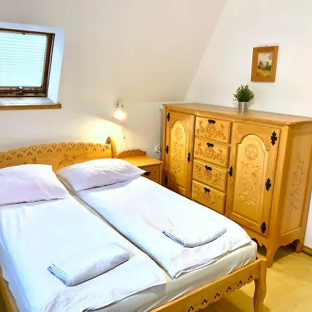 Nyaraló Maria Maka *